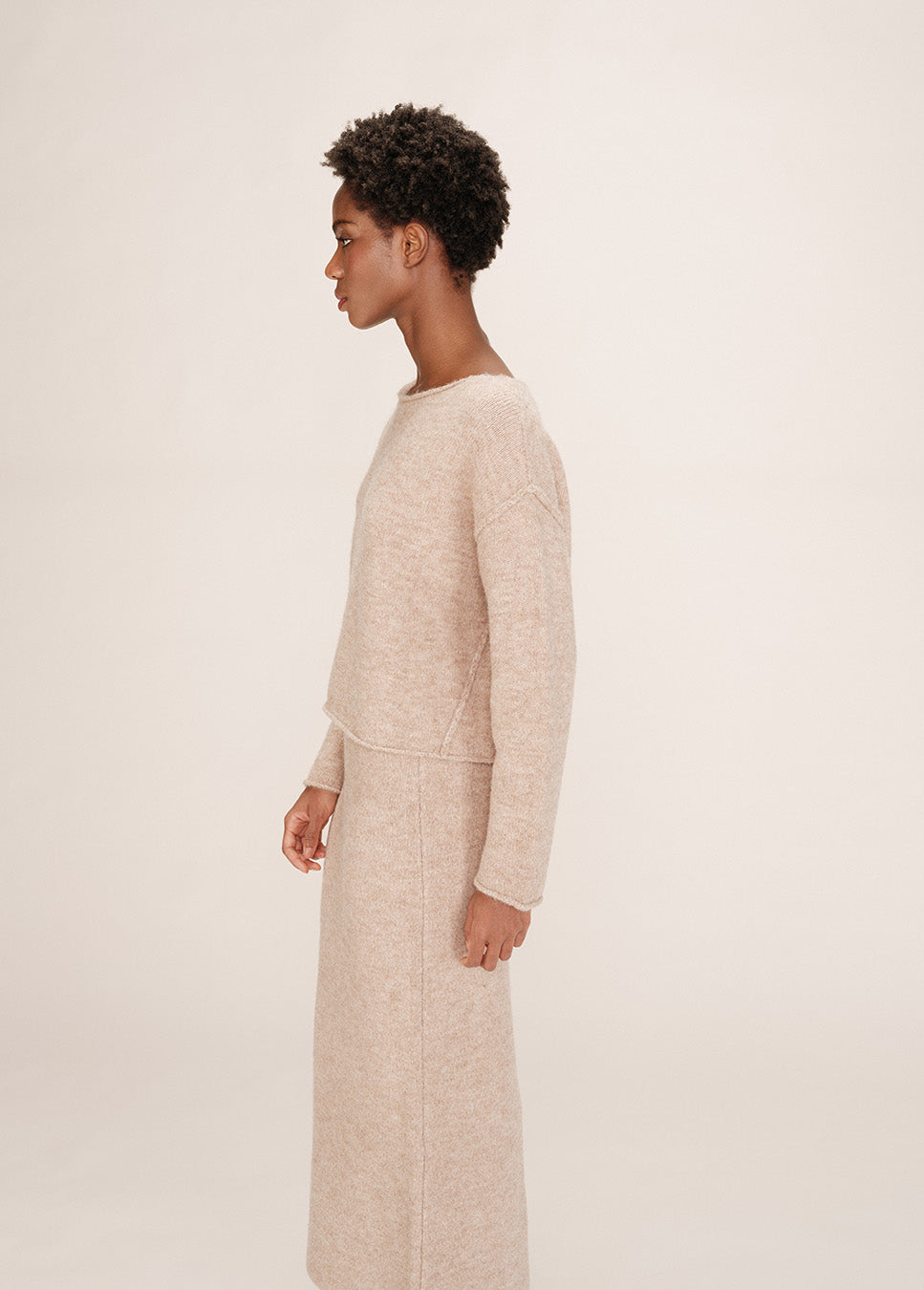 Grace & Mila Tamino trui wol beige zijkant model