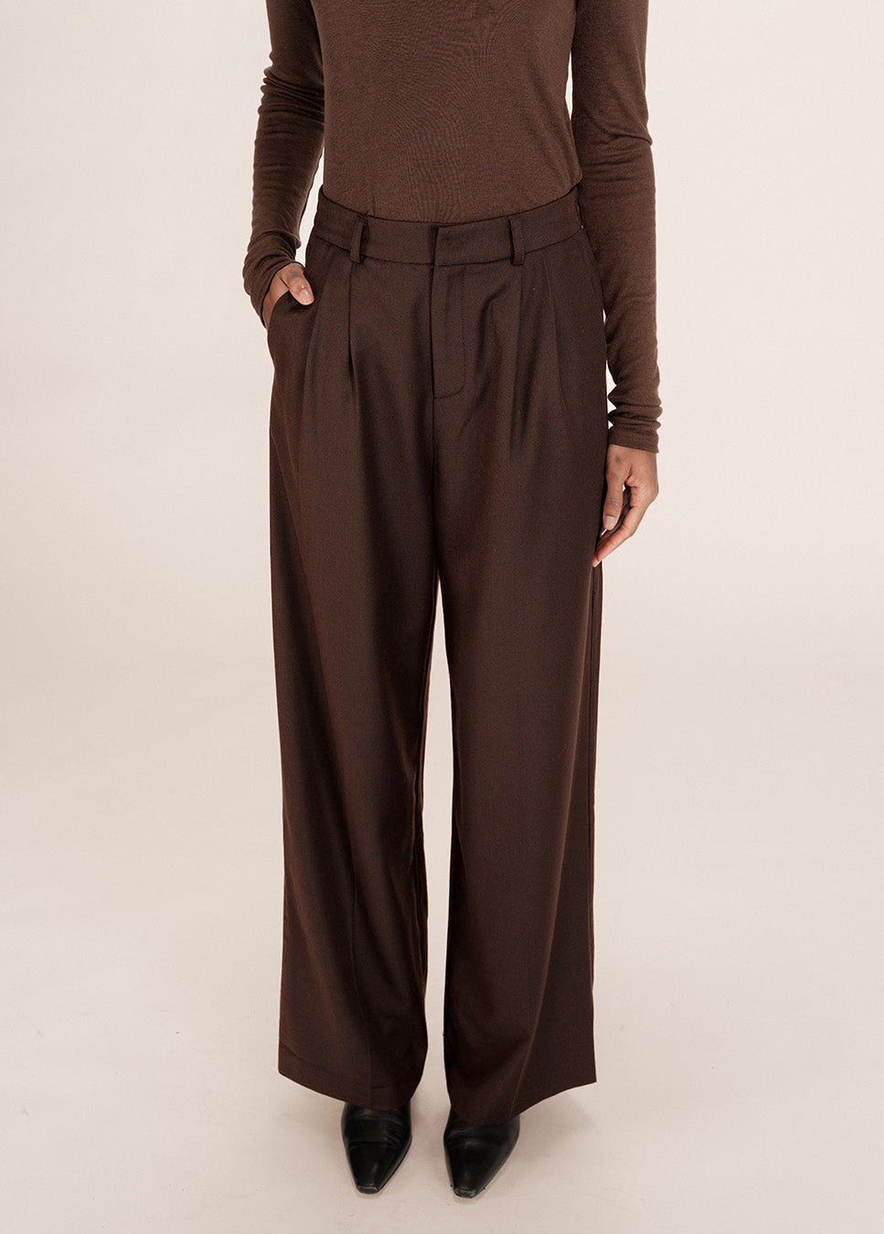 Grace & Mila Tatum pantalon wol bruin voorkant op model