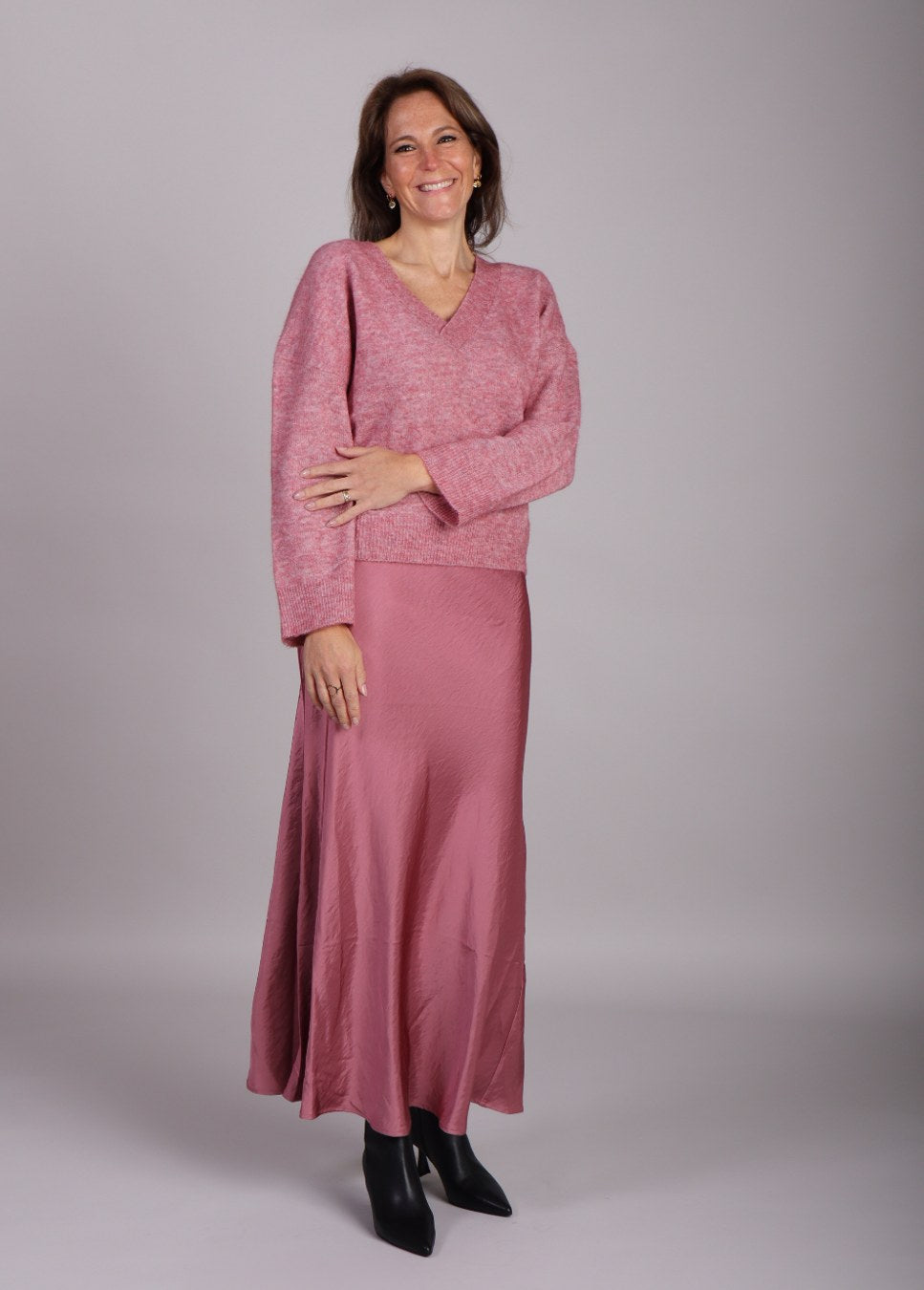 roze peeta trui mbym dames op model voorkant staand